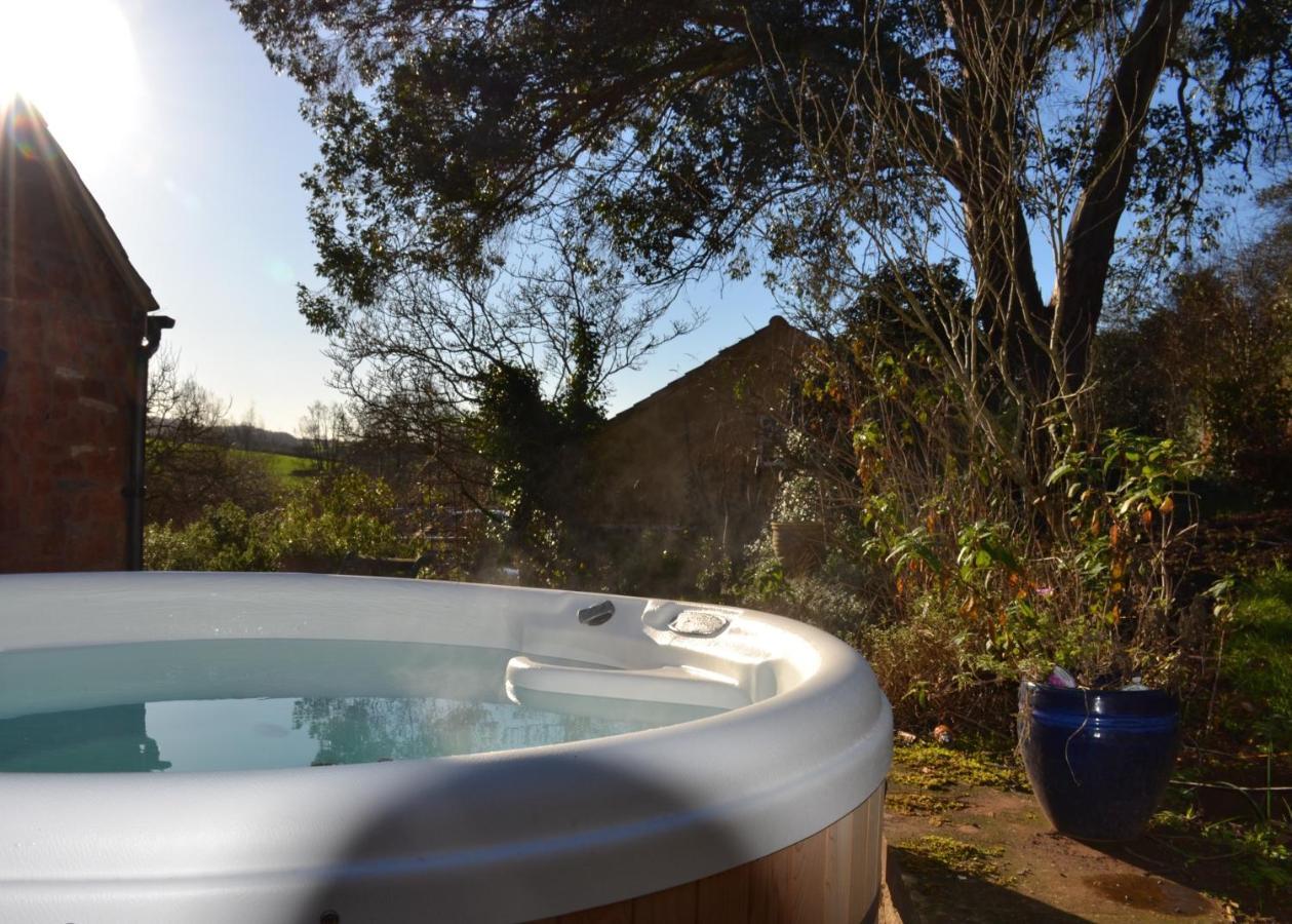 Loft Nr Bath & With Hot Tub Apartamento Bristol